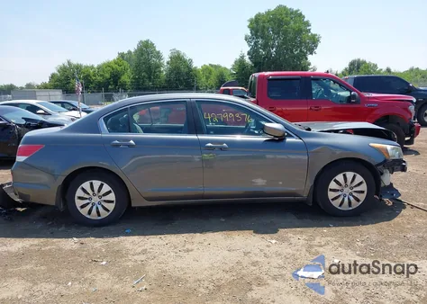 2011 Honda Accord 2.4 Lx z USA, uszkodzony, nr VIN 1HGCP2F33BA138572